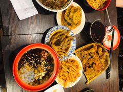 -爆炸头阿姨小四川正宗川味小吃(无任何分店)