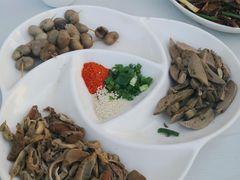 -兔行天下-鸿鹤鲜锅兔(中海国际店)