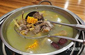 Five-fingered Mulberry Chicken Pot
