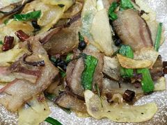 -石磨豆花家常菜·牦牛排土火锅