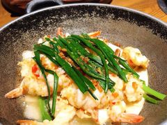 锅里的脆脆虾-吃饭皇帝大土家民族菜(正大广场店)