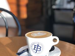 咖啡拿铁-Jamaicablue Coffeeshop(中央广场店)