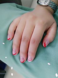 -进巍美甲美睫店