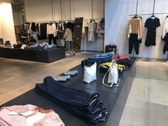 -URBAN REVIVO(欢乐海岸购物中心店)