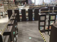-钟书阁(群光广场店)