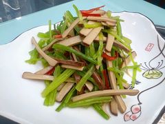 -伊源鼎盛餐饮服务有限公司