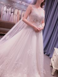 -艾米丽婚纱礼服