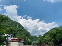-秦岭峡谷漂流景区
