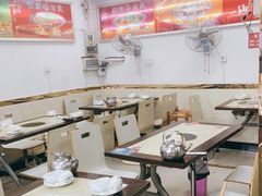 大堂-重庆鸡公煲·嘟享吃(林科大店)
