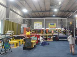 -趣玩空间蹦床乐园(临平旗舰店)