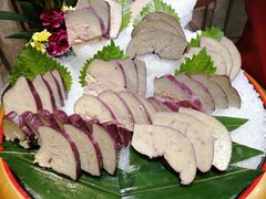 香葱捞鲈鱼，然手捞鸡，菠萝咕噜肉，蓝莓冻鹅肝-君德澜酒家·创意粤菜(金山谷店)