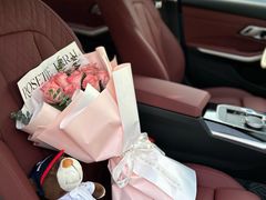 -上海宝信宝马4S店