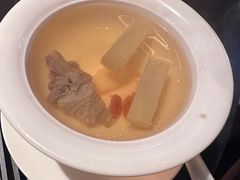 雪莲果鲜人参炖土鸡-景忆川·川粤菜