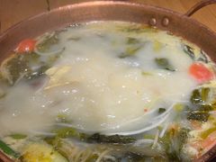 -洱火云南酸菜牛肉火锅(石景山当代商城店)