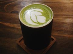 -彳亍咖啡·这里(水湾路店)