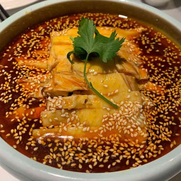 巴蜀风月(皇庭广场店)-"环境不错.服务到位,适合吃饭!