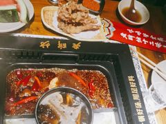 -老牌坊云南鱼豆花火锅(哈西万达店)