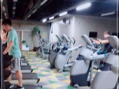 -立峰超越健身中心(先天下店)