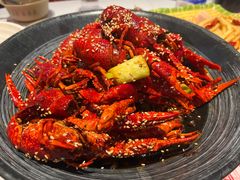 -肥肥虾庄·金牌油焖大虾(汉街SKP店)