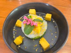 -Chom Cafe and Restaurant
