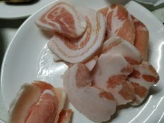 2份五花肉的量-大槐树烤肉馆