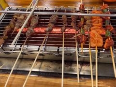 -哈尔滨小酒馆·鲜肉现穿自助烧烤(康新花园店)