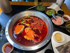 牛油红锅-王婆乔鲜鱼自助火锅(蜀汉路店)