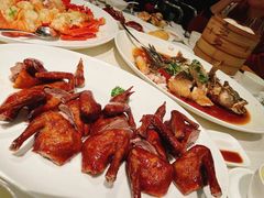 脆皮烤乳鸽-御宝轩(益丰·外滩源店)