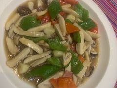 -香巴拉云南餐厅(华莱坞店)