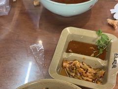 -亮亮面馆(经六路店)