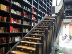 -钟书阁(松江泰晤士小镇店)