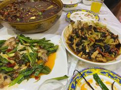 -乡土特色.冷锅鱼.牦牛肉汤锅