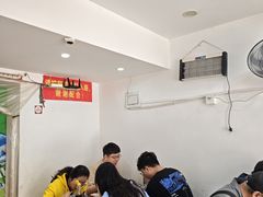 -叶新小吃店(来凤小区总店)