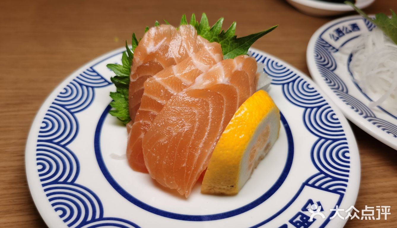 孩子多吃了不少也扭到了心仪的皮卡丘