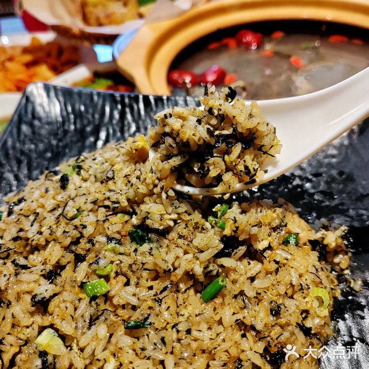 👭和姐妹周末小聚，被这家潮工夫鸡煲惊艳！