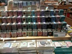 -猫的天空之城概念书店(杭州南宋御街店)