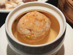 清炖咸蛋黄狮子头-晓淮山·扬州早茶·淮扬菜(龙阳广场店)