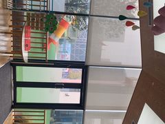 直接可以到外面操场-上海圣地雅歌幼儿园
