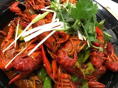 -虾弄弄海派小龙虾·牛羊蝎子火锅