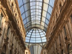 -文艺复兴百货(米兰大教堂广场店)