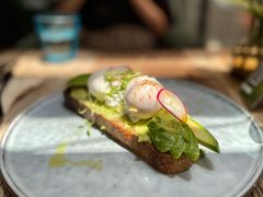 牛油果温泉蛋吐司-O'mills Sourdough Bakery&Bistro(永嘉路店)