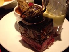 -澳门旅游塔360°旋转餐厅(南湾湖广场店)