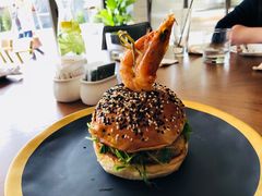 海陆烤虾香酥鸡汉堡-The Rug Cafe(王府中环店)