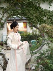 -一揽芳华汉服旗袍体验馆(拙政园店)