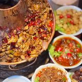 卤味下酒，奶冻解辣，还有超绝的牛蛙