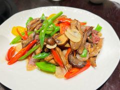彩椒诺邓火锅炒见手青-滇野云南野生菌餐厅