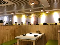 卡座-食乐佳麻辣香锅(森林摩尔商业街区店)