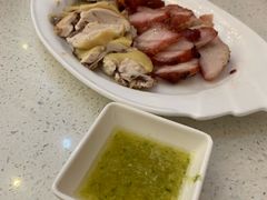叉燒拼白切雞-新威港式茶餐厅(松岗天虹店)