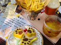 -喵屿·大理花园猫咖