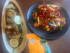 -曼听小寨海鲜烧烤·大连辣炒大王(盖州街店)